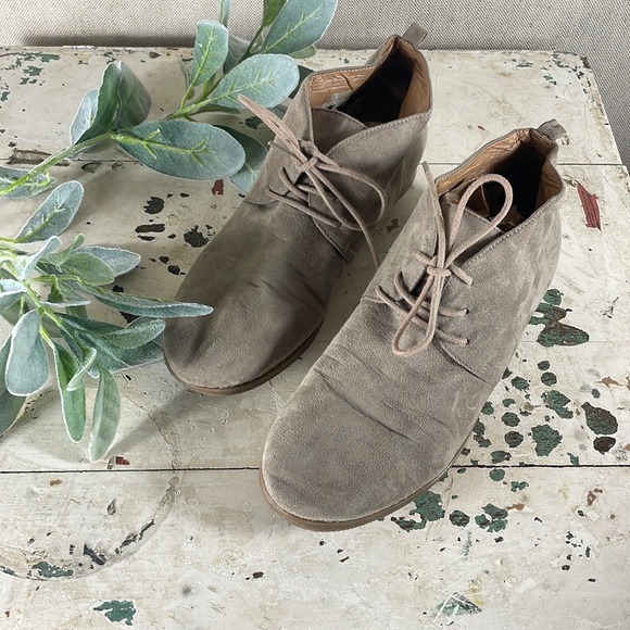 Franco Sarto Shoes - Franco Sarto > Tan Suede Lace Up Booties 6.5